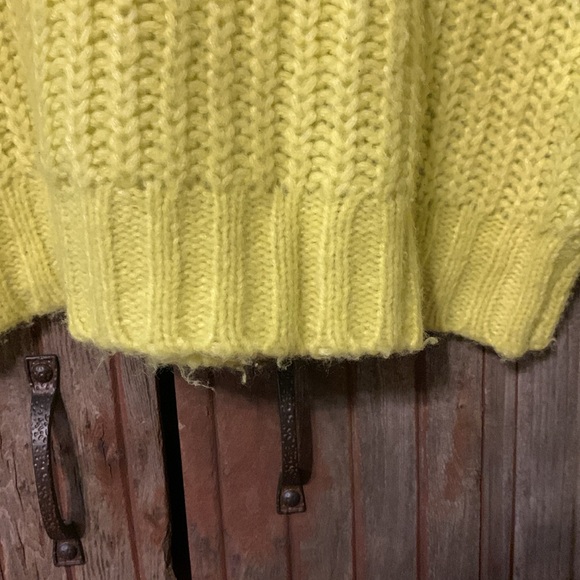 Juniors American Eagle Chunky Knit Ribbed Neon Green Crewneck Acrylic Sweater S - Picture 3 of 6